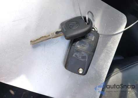 2009 Volkswagen New Beetle 2.5L из США, поврежденный, VIN 3VWRW31CX9M516972